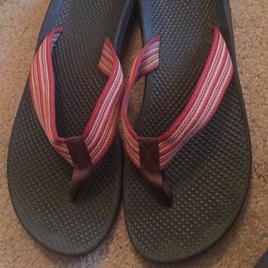 Chaco flips size 9